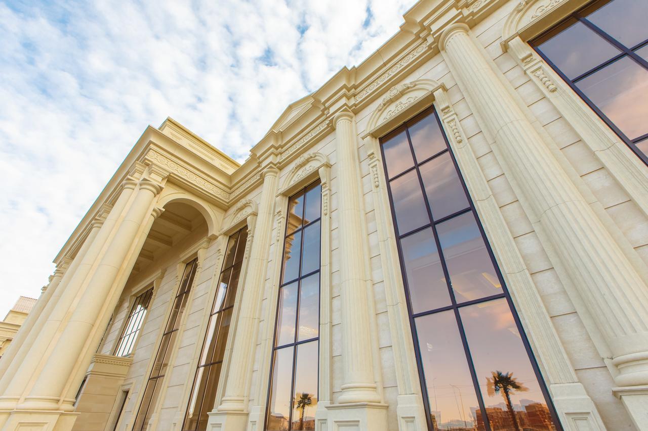 Sultan Palace Hotel Атырау Экстерьер фото The exterior of the library