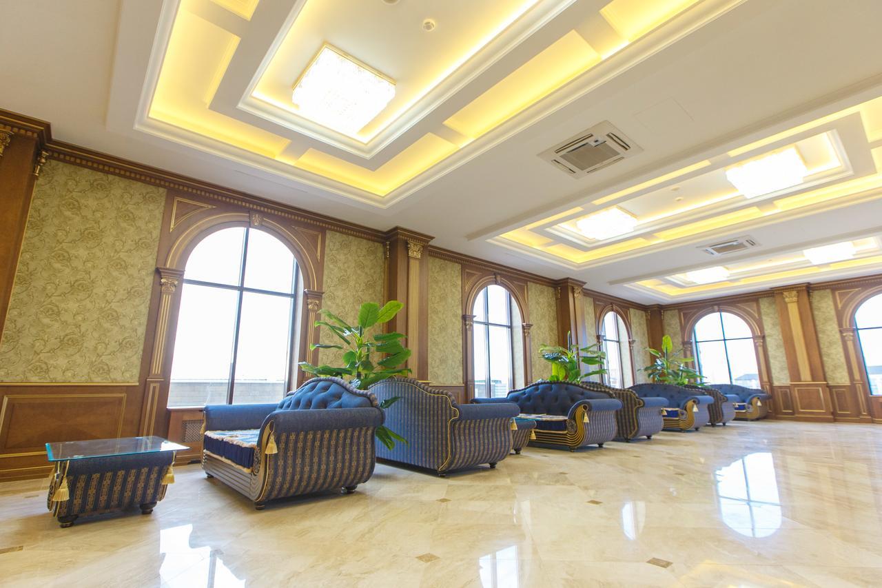 Sultan Palace Hotel Атырау Экстерьер фото The lobby of the hotel